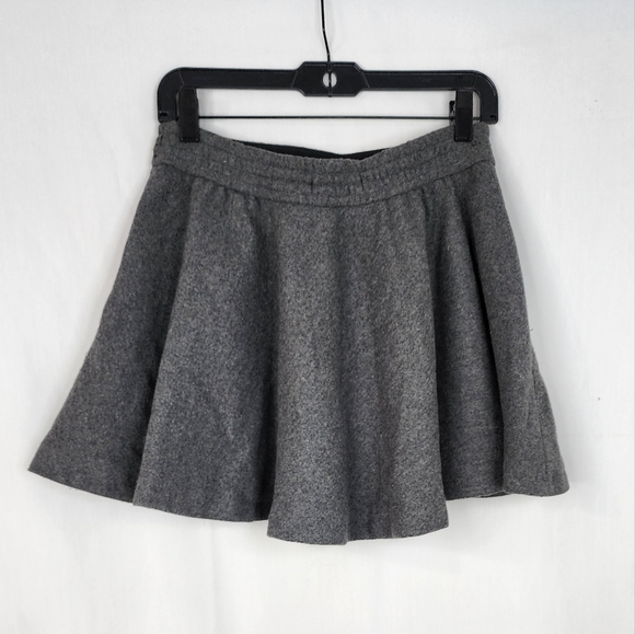 Zara skirts mini  size medium Color gray - Picture 2 of 5